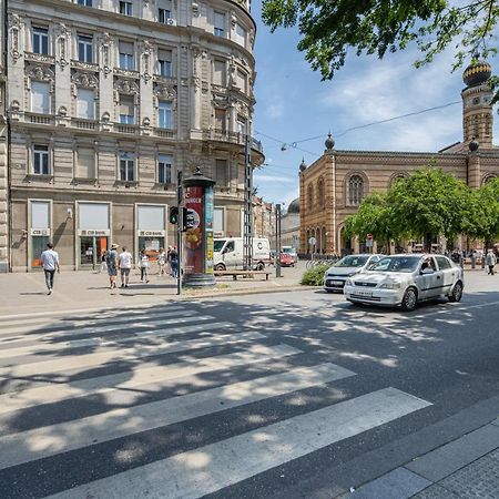 Sky Way Apartment Budapeste Exterior foto