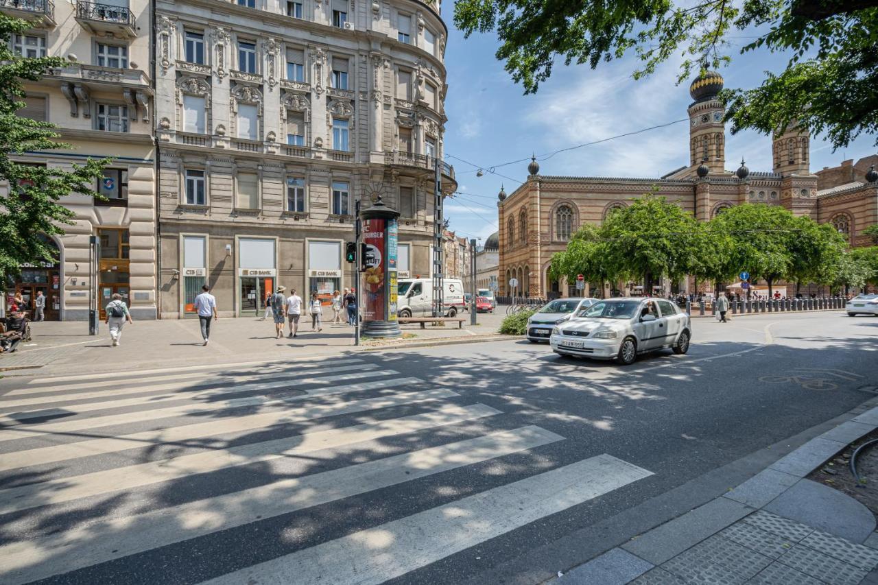 Sky Way Apartment Budapeste Exterior foto