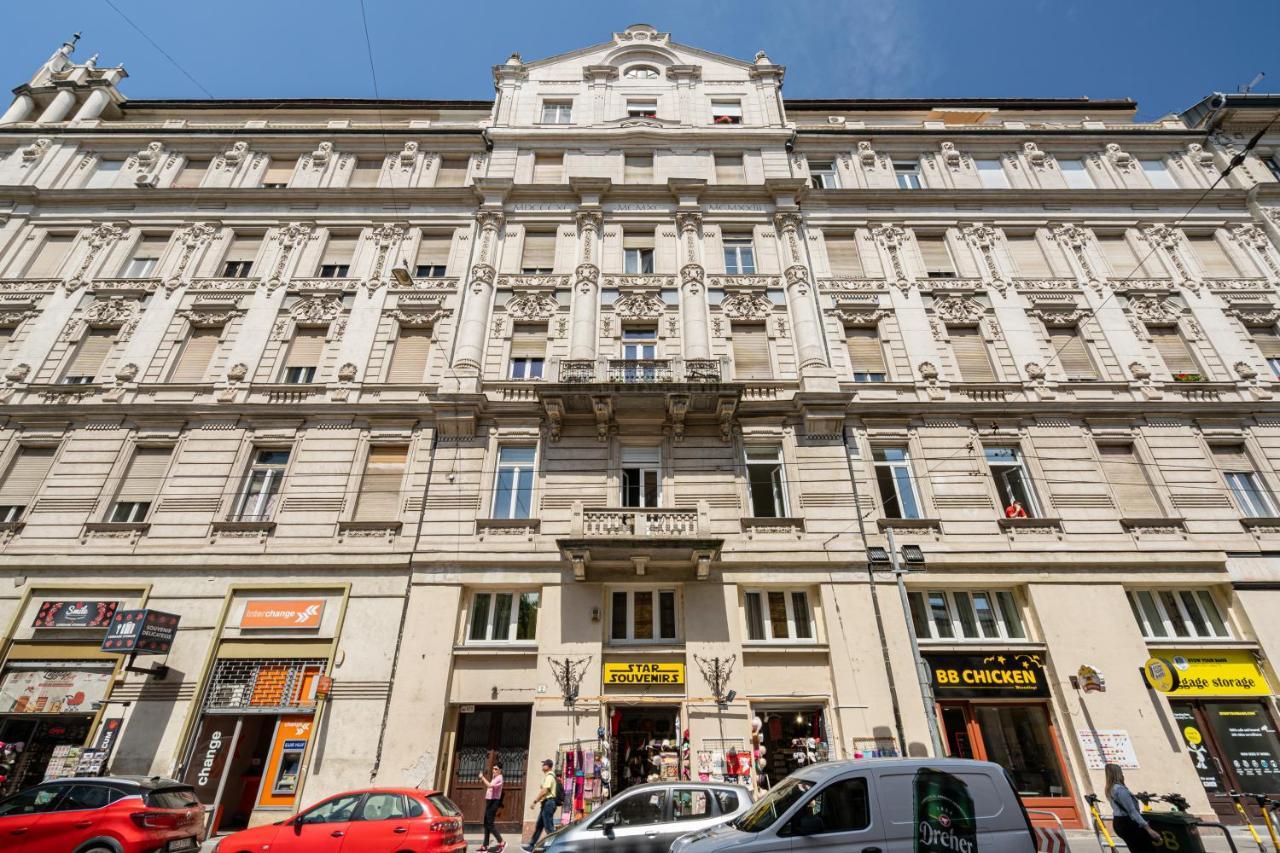 Sky Way Apartment Budapeste Exterior foto